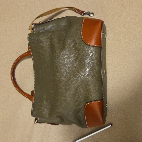 Vintage Dooney and Bourke "Brenna" Avacado satchel / crossbody - Picture 3 of 9